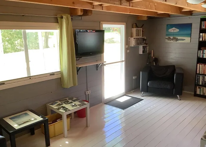 The Cabin, Kyparissia