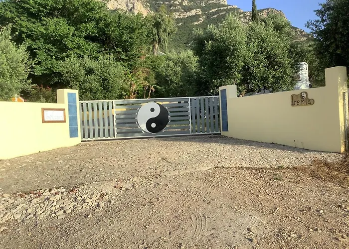 The Cabin, Hébergement de vacances Kyparissia