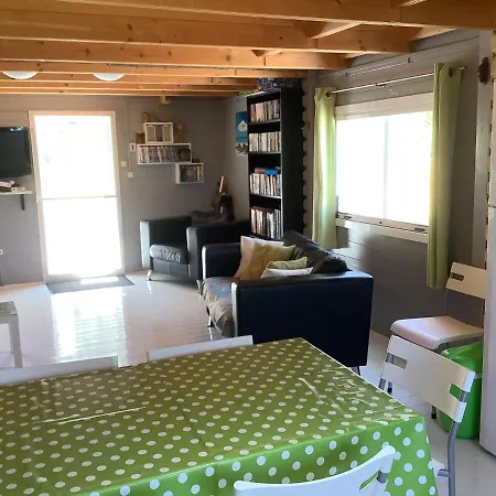 The Cabin, 度假居