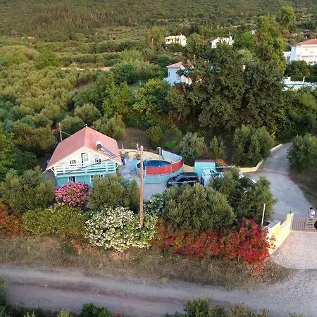 بيت للعطل The Cabin,