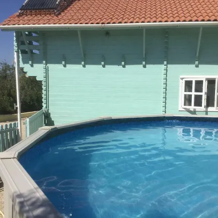 度假居 The Cabin,